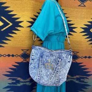 Vintage 80’s Blue Acid Washed Sport Weekender Bag. Tote. Handbag. Large.